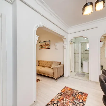 Littlehagiasophia House *